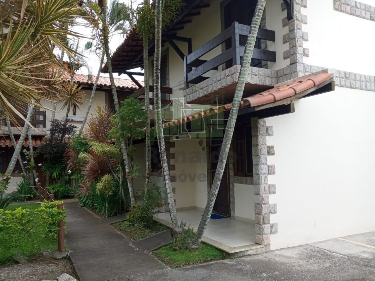R320 – Casa em condomínio, 02 quartos / 01 suíte, Peró – Cabo Frio – RJ